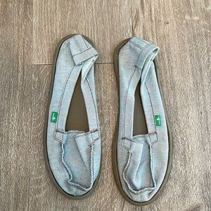 Sanuk sidewalk surfer